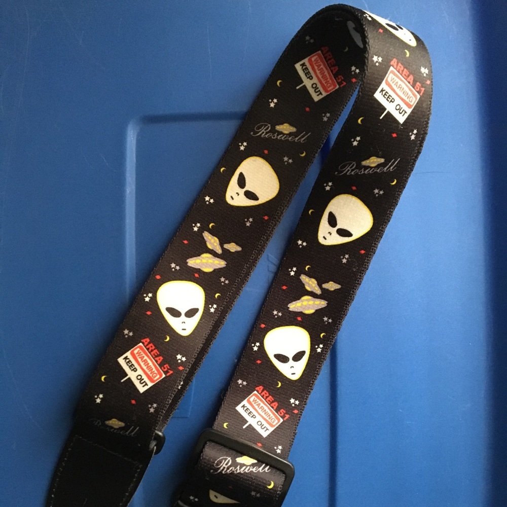 MP-EBE Alien Roswell Area 51 Guitar Strap
